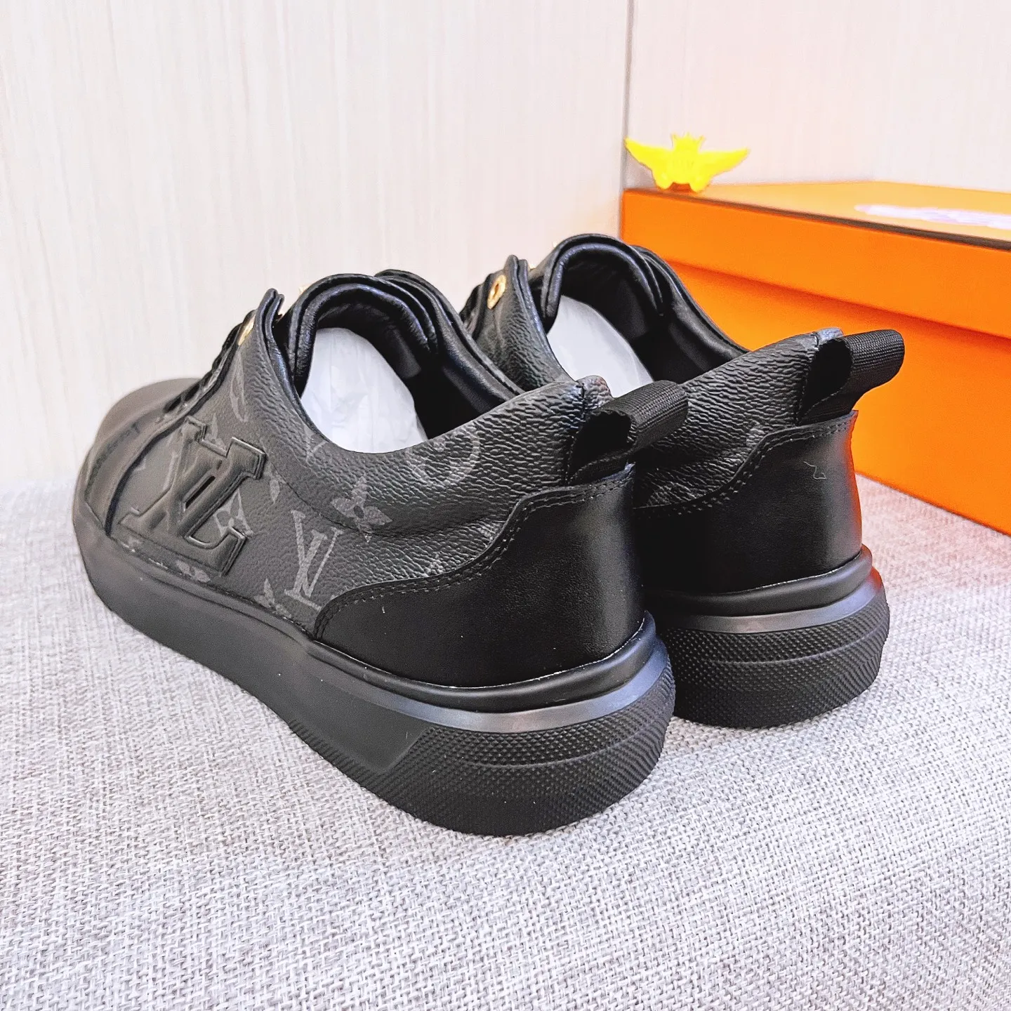 Men's Men's Shoes Men's Shoes💰 420 Men's Men's Shoes💰[LV]🔥Louis Vuitton Men's high-end brand official website 1:1 Latest masterpiece: The upper is made of Italian imported first-layer cowhide with a comfortable and breathable lining➕Original non-slip and wear-resistant outsole🔥, making walking more convenient and comfortable! An exclusive new model, a stunning work, a beautiful 1:1 replica [color] compared to the official quality! Create a fashionable personality to set off your uniqueness! A must-have for trendy men! Classic🔥Size: 38-44 Color: 🔥Multiple colors available🔥.